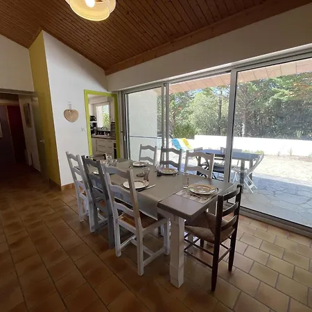 Maison Spacieuse, 600m Plage, 6 Couchages, Parking Gratuit, Jardin, Terrasse, Wifi Optionnel - Fr-1-224c-210 Holiday home *