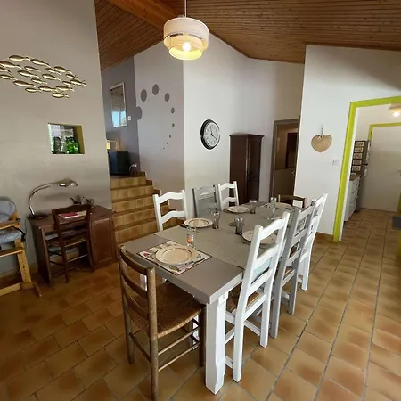 Holiday home Maison Spacieuse, 600m Plage, 6 Couchages, Parking Gratuit, Jardin, Terrasse, Wifi Optionnel - Fr-1-224c-210