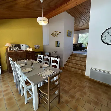 Holiday home Maison Spacieuse, 600m Plage, 6 Couchages, Parking Gratuit, Jardin, Terrasse, Wifi Optionnel - Fr-1-224c-210