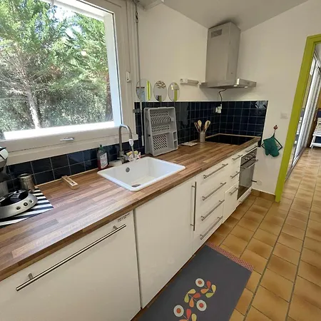 Holiday home Maison Spacieuse, 600m Plage, 6 Couchages, Parking Gratuit, Jardin, Terrasse, Wifi Optionnel - Fr-1-224c-210